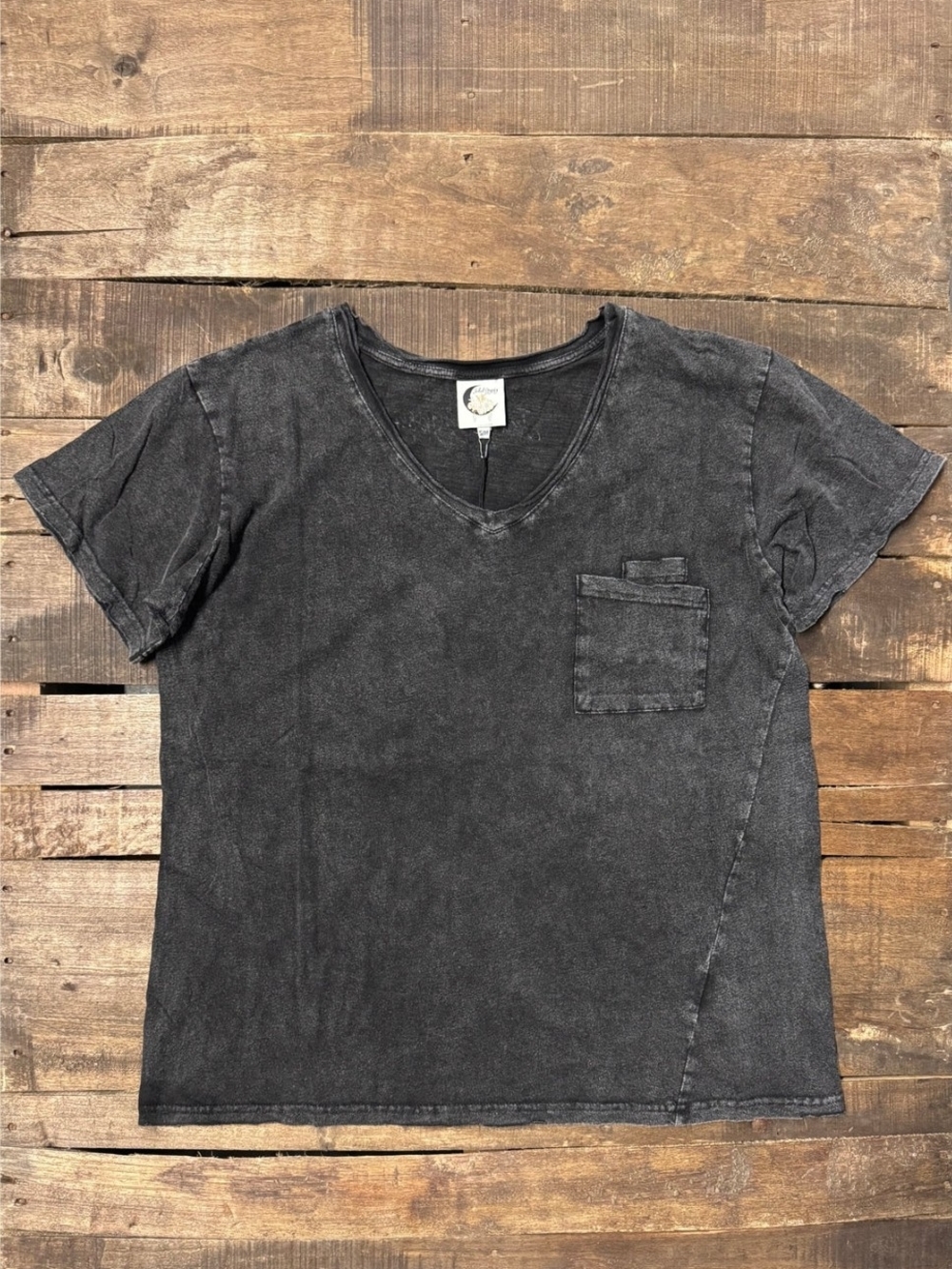 🔥BRAND NEW Moon Dance V-Neck Tee - Midnight, NEW COLOR